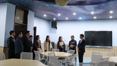 推進人文校園建設🛻，加強校園文化宣傳——蘇州廣電總臺與江蘇鳳凰職業教育圖書有限公司領導來校交流