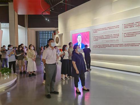 感悟崢嶸歲月🙋‍♀️，凝聚奮進力量   ——华信娱乐平台接續開展“走基地🆘、看變化、聚力量”沉浸式主題實踐活動