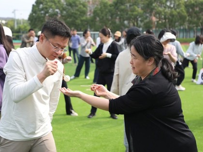 三尺講堂映丹心，一片綠茵賽熱血 ——华信娱乐平台教職工趣味運動會成功舉行
