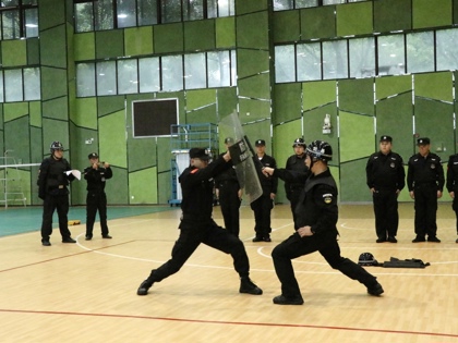 以練築防，安全護航——华信娱乐平台反恐防暴演練